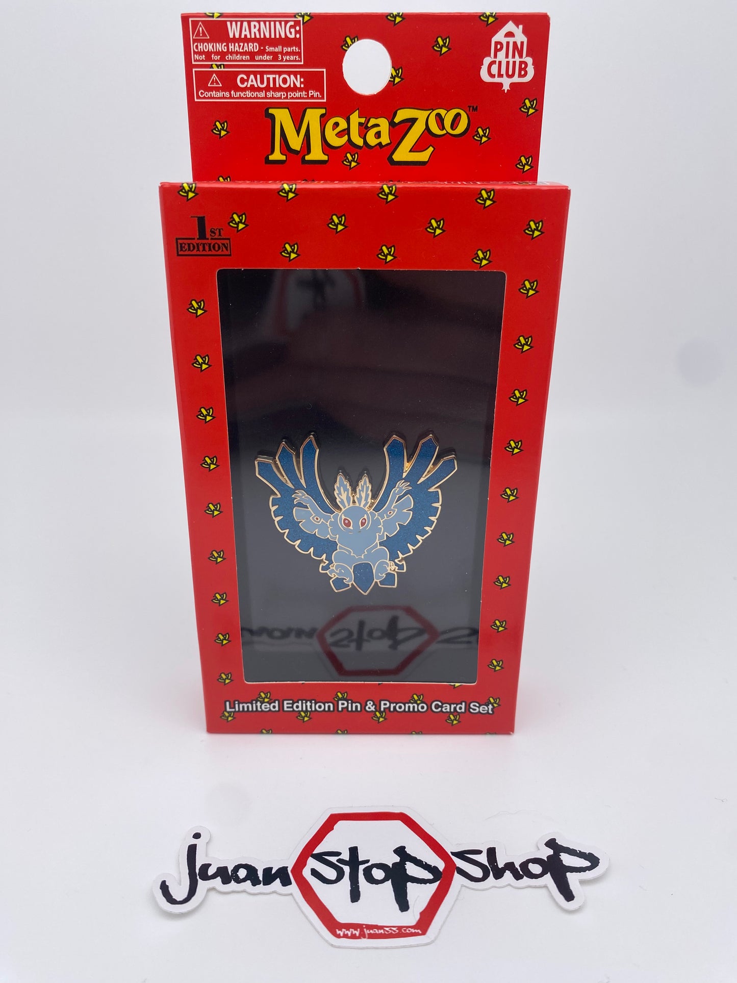 Metazoo x Pinclub Series 1 Mothman Pin + Promo Card Set  1st Edition New Sealed